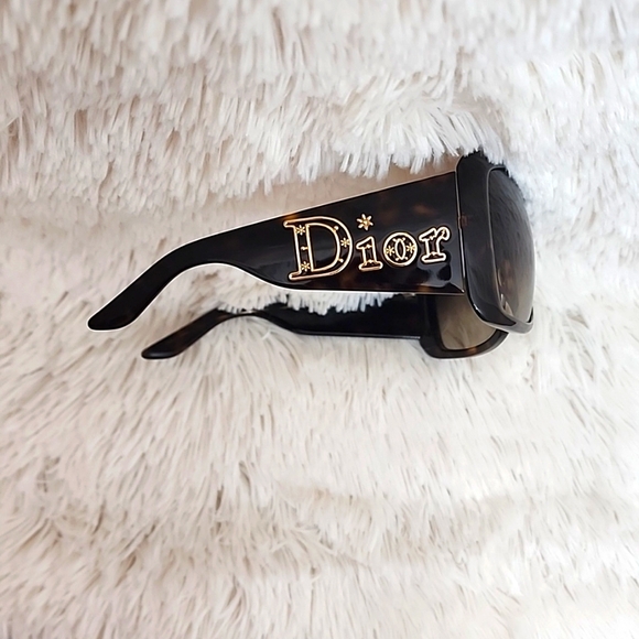 Christian Dior Oversized Sunglasses - Picture 3 of 5